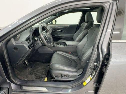 2024 Lexus ES 300h Base