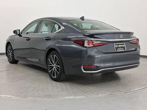 2025 Lexus ES 300h Base