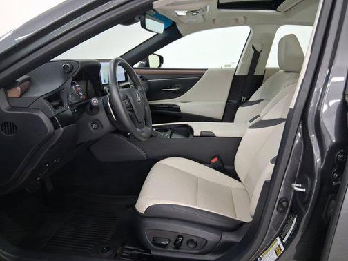 2025 Lexus ES 300h Base