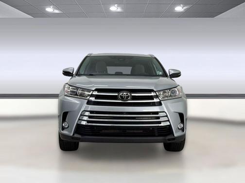 Celestial Silver Metallic 2019 Toyota Highlander Limited