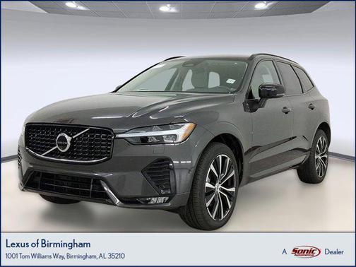 2024 Volvo XC60 B5 Plus Dark Theme