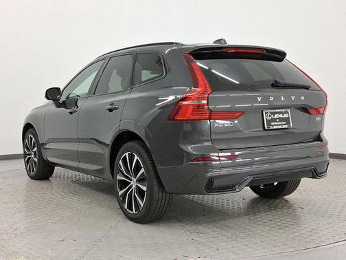 2024 Volvo XC60 B5 Plus Dark Theme