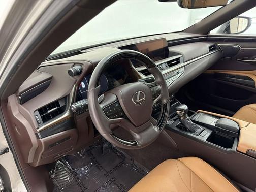 Silver 2019 Lexus ES 350 Luxury
