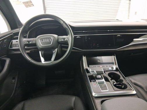 2020 Audi Q7 55 Premium Plus
