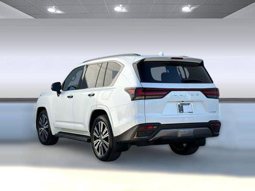 Eminent White Pearl 2025 Lexus LX 600 Luxury