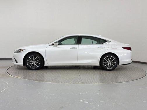 Eminent White Pearl 2024 Lexus ES 350 Base