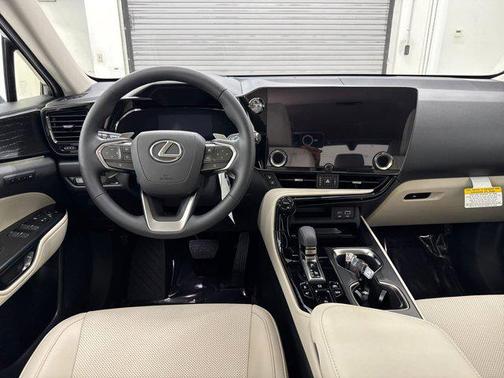 2025 Lexus NX 450h+ Luxury