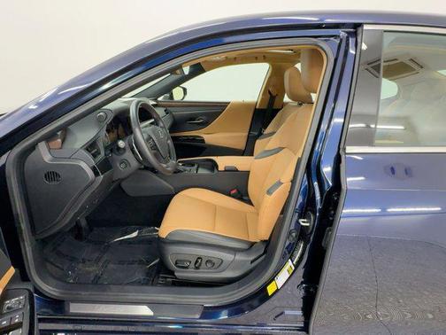 2025 Lexus ES 350 Base