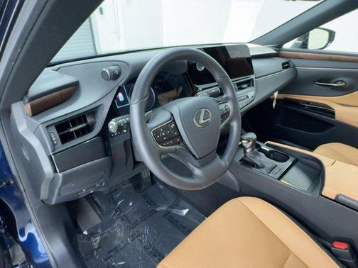 2025 Lexus ES 350 Base