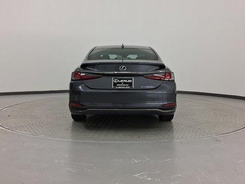 2022 Lexus ES 300h F SPORT