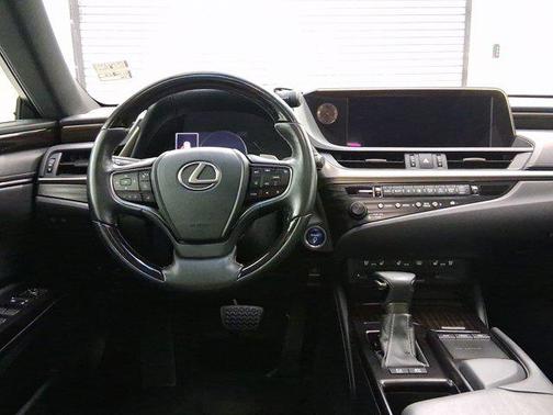 2019 Lexus ES 300h Base