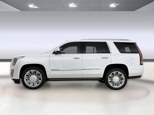 Crystal White Tricoat 2017 Cadillac Escalade Platinum
