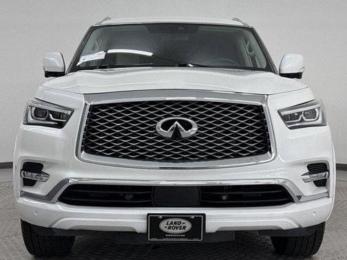 2023 INFINITI QX80 Luxe