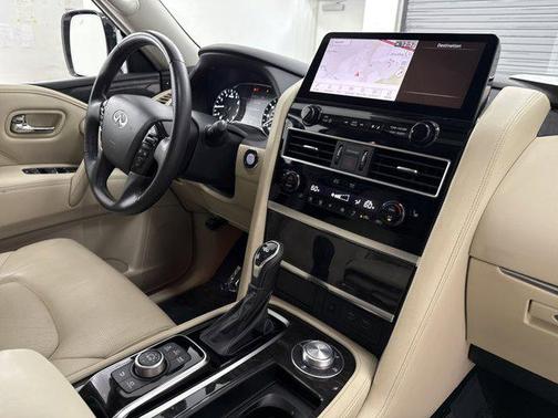2023 INFINITI QX80 Luxe