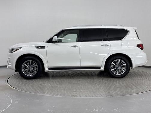 2023 INFINITI QX80 Luxe