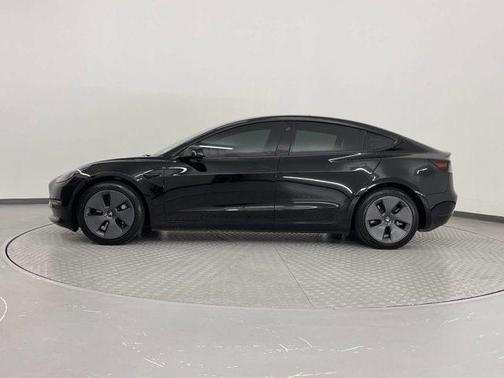 Photo 4 of 32 of 2022 Tesla Model 3 Long Range