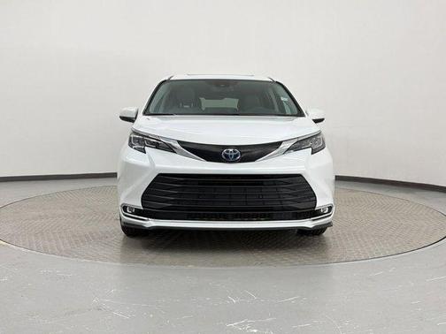 2022 Toyota Sienna XLE