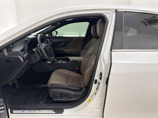 Eminent White Pearl 2025 Lexus ES 350 Base