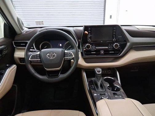2022 Toyota Highlander Limited