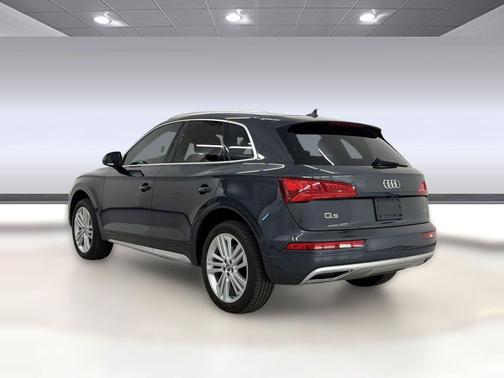 Gray 2018 Audi Q5 2.0T Tech Premium