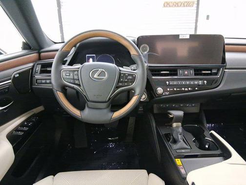 2025 Lexus ES 350 Ultra Luxury