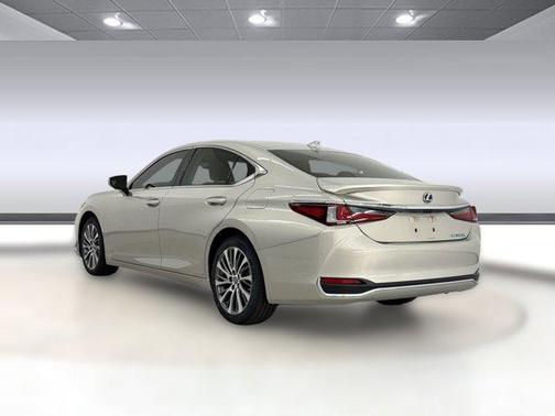 Gold 2019 Lexus ES 300h Base