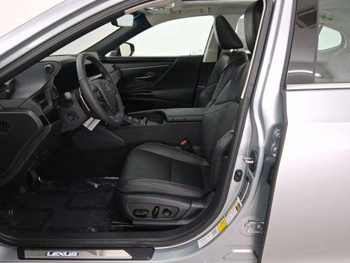 2025 Lexus ES 350 Base