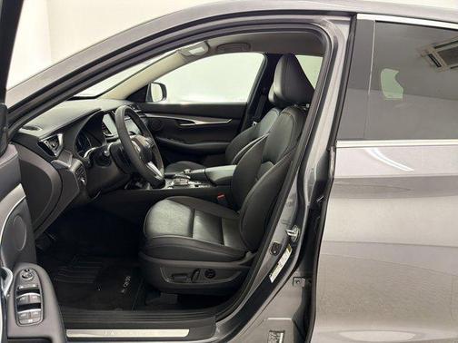 2023 INFINITI QX50 PURE