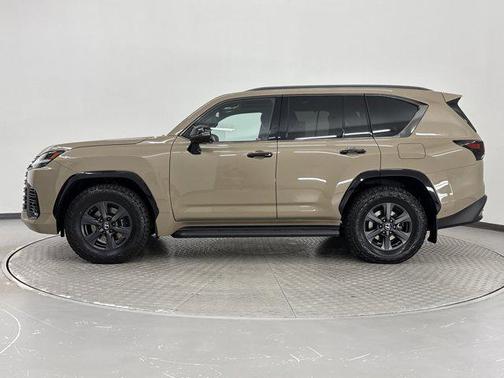 2025 Lexus LX 700h Overtrail