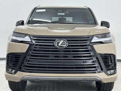 2025 Lexus LX 700h Overtrail