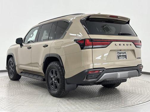 2025 Lexus LX 700h Overtrail