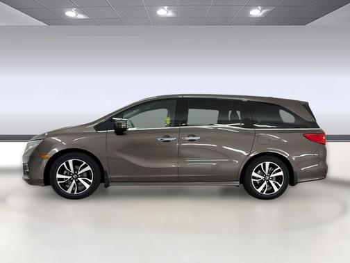 Modern Steel Metallic 2018 Honda Odyssey Elite