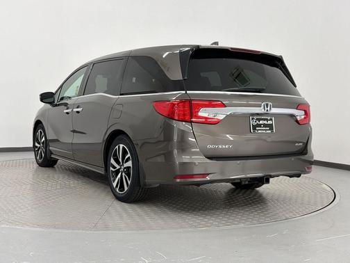 Modern Steel Metallic 2018 Honda Odyssey Elite