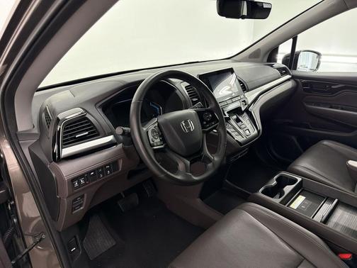 Modern Steel Metallic 2018 Honda Odyssey Elite