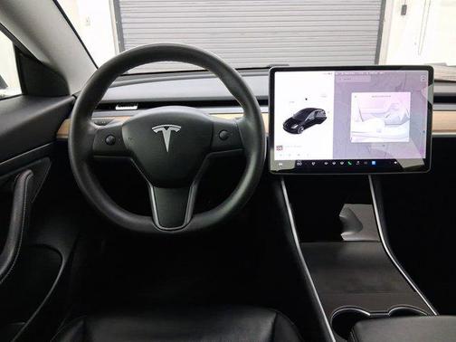 2020 Tesla Model 3 Standard Range