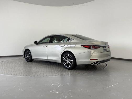 2025 Lexus ES 350 Base