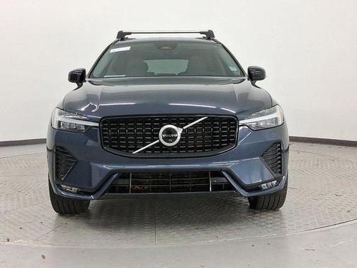 2023 Volvo XC60 B6 Ultimate Dark Theme