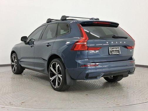 2023 Volvo XC60 B6 Ultimate Dark Theme