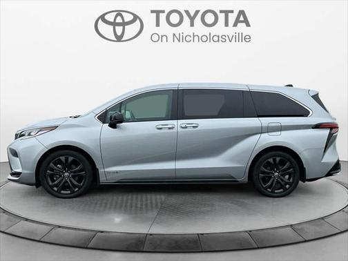 2021 Toyota Sienna XSE 7 Passenger