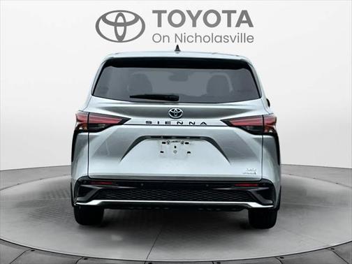 2021 Toyota Sienna XSE 7 Passenger