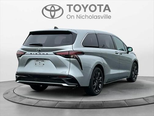 2021 Toyota Sienna XSE 7 Passenger
