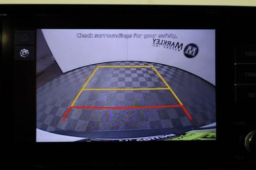 Clear White/Black Roof 2023 Kia Seltos S