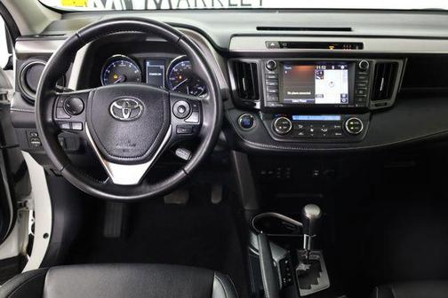 Blizzard Pearl 2018 Toyota RAV4 Limited