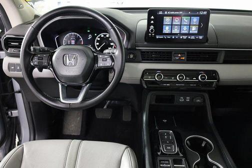 2025 Honda Pilot Touring 8-Passenger