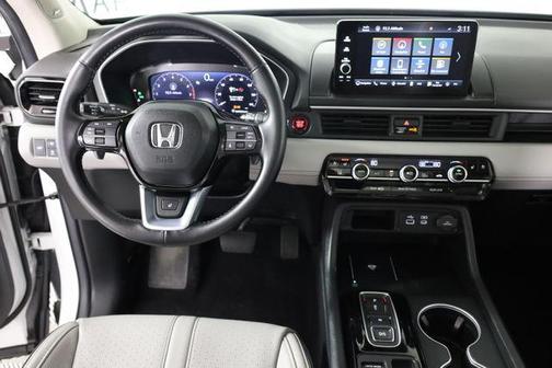 Platinum White Pearl 2025 Honda Pilot Elite