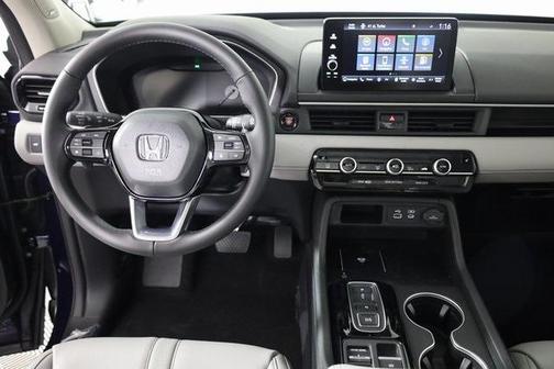 2025 Honda Pilot Touring 8-Passenger