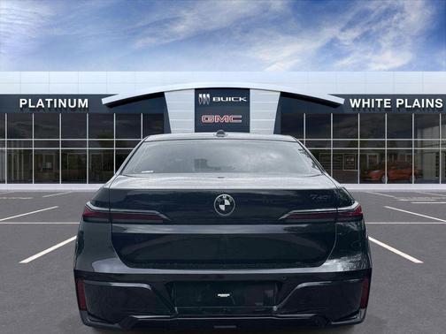 Black Sapphire Metallic 2023 BMW 740 i