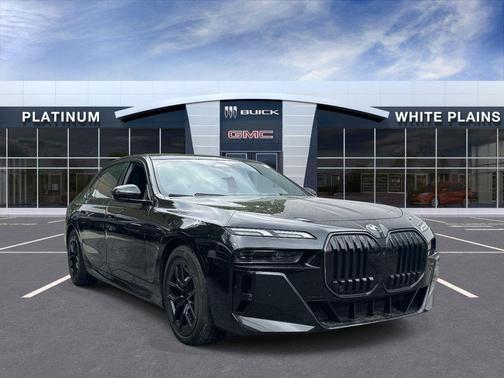 Black Sapphire Metallic 2023 BMW 740 i