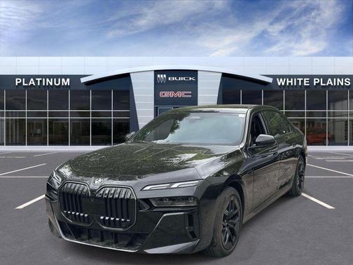 Black Sapphire Metallic 2023 BMW 740 i