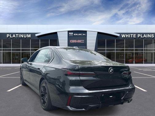 Black Sapphire Metallic 2023 BMW 740 i